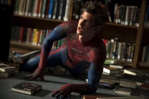Andrew-Garfield-in-The-Amazing-Spider-Man-library-stan-lee-cameo